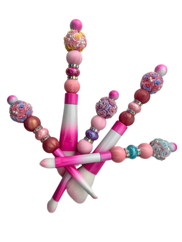 5 Piece Handmade Beaded Makeup Brushes – Unique Decorative Handles for Beauty Lovers